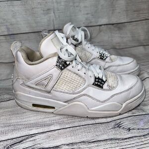 Jordan 4 Retro Pure Money $ needs a little work size 10 M